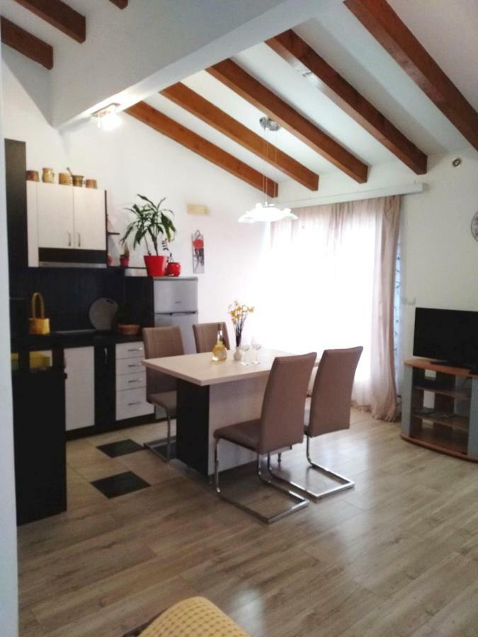 Apartmani Jovanovic Petrovac Екстер'єр фото
