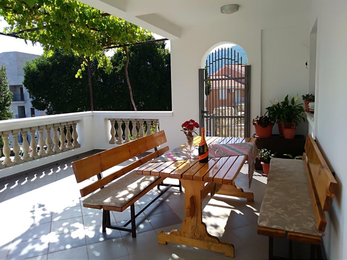 Apartmani Jovanovic Petrovac Екстер'єр фото