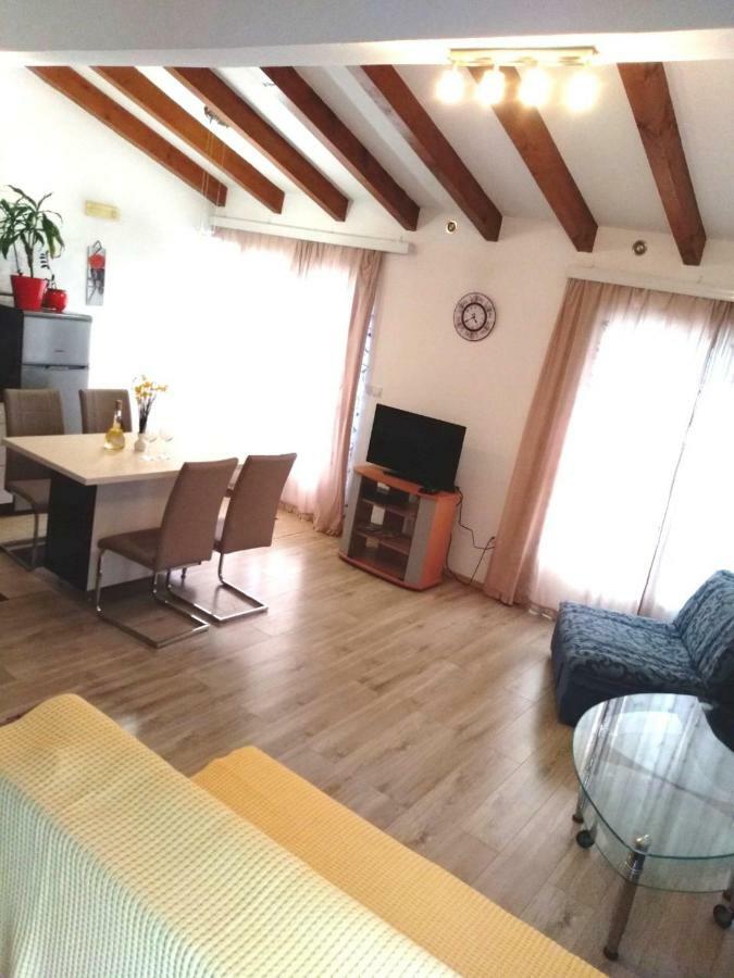 Apartmani Jovanovic Petrovac Екстер'єр фото